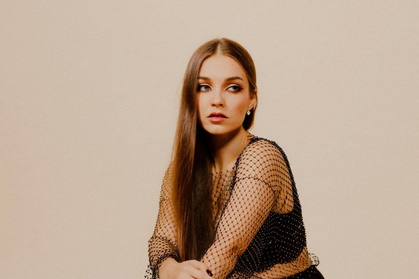 Options de jonc en or rose pour sublimer le style féminin