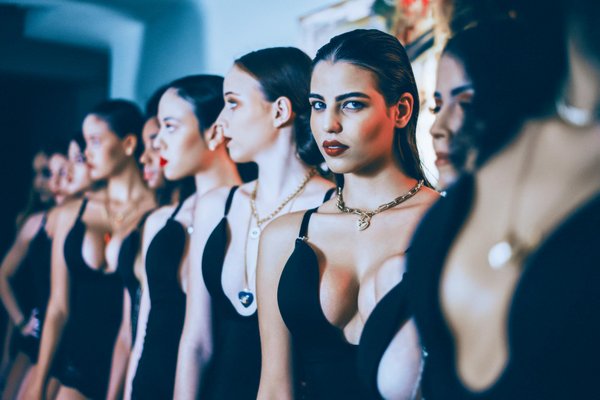 Sac banane en cuir : votre allié chic pour briller lors de sorties nocturnes !